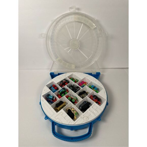 Thomas the Train Mini Trains lot with carrying case - Picture 1 of 3